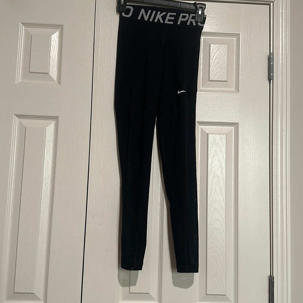 Preowned Black Nike Pro Leggings